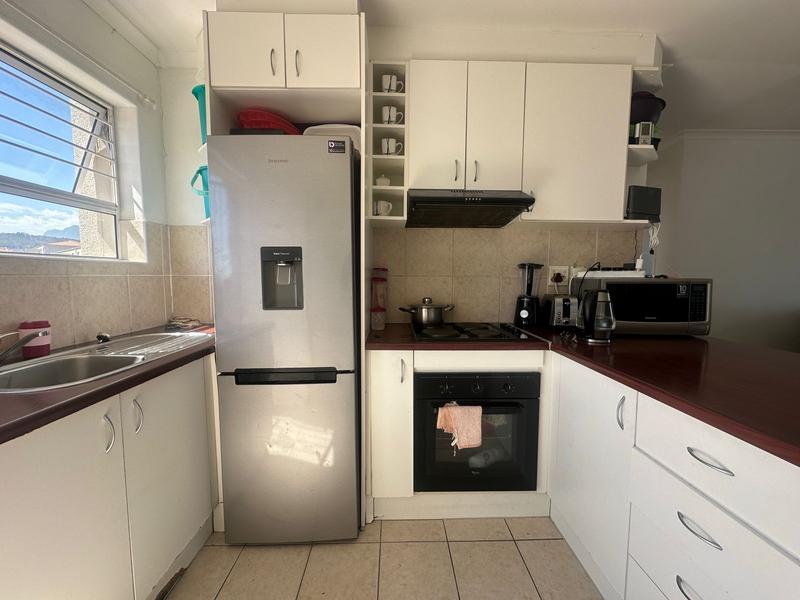2 Bedroom Property for Sale in Sir Lowrys Pass Village Western Cape